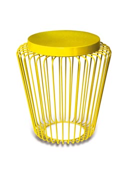Cage lanterne sur batterie jaune. Estro. 