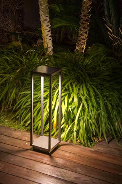 Saura lampe de jardin solaire style lanterne. Faro. 
