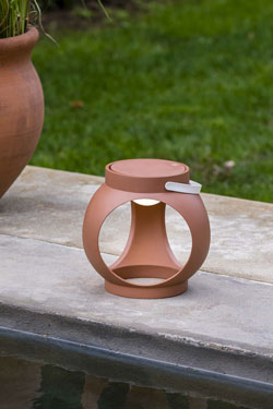 Lampe baladeuse sans fil Terracotta Candela. Faro. 