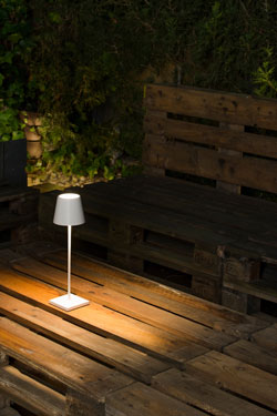 Toc380 White Aluminium Outdoor Cordless Lamp . Faro. 