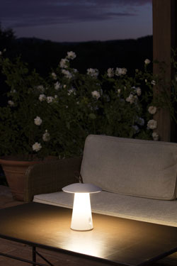 Task wireless mushroom lamp white. Faro. 