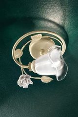Small floral ceiling lamp in ceramic, glass and brass Siena. Ferroluce Classic. Small floral ceiling lamp in ceramic, glass and brass Siena. Ferroluce Classic.