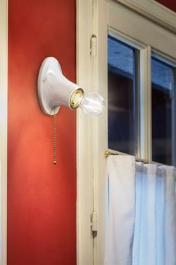 Trieste retro white ceramic wall light. Ferroluce Classic. 