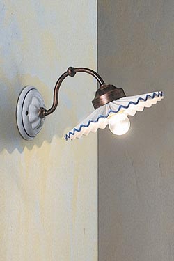 C198 wall lamp in white and blue ceramic. Ferroluce Classic. 