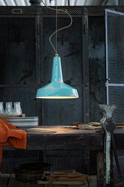 Vintage C1417 industrial style pendant lamp from the 20th century. Ferroluce. 