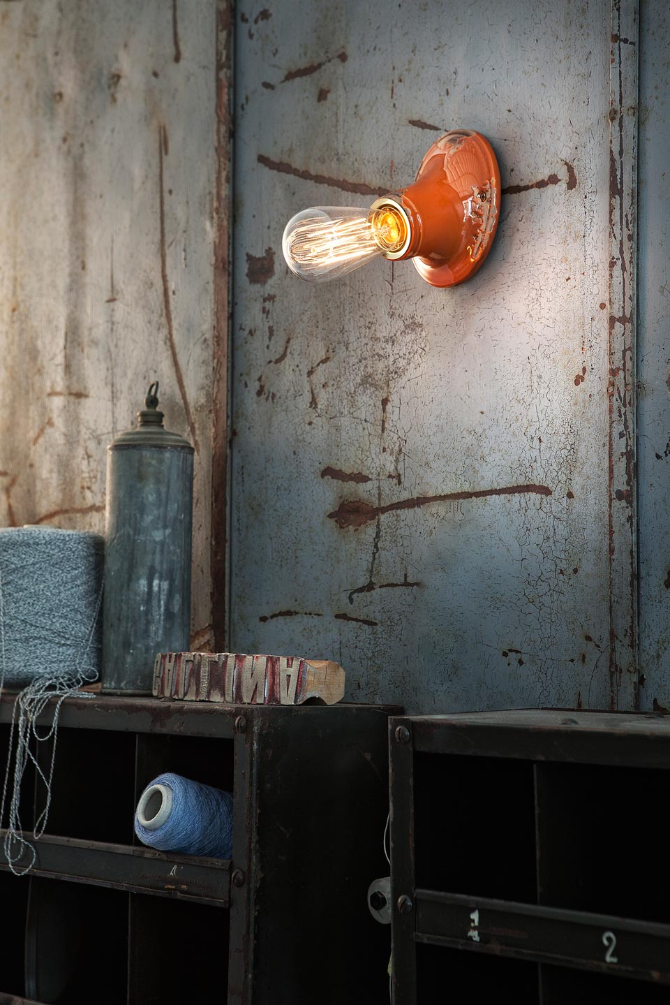 Minimalist wall lamp C115 orange. Ferroluce. 