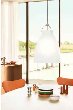 Caravaggio Opal pendant large model. Fritz Hansen. 