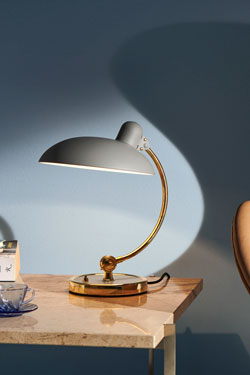 Lampe de bureau en acier gris clair et laiton doré Kaiser Idell. Fritz Hansen. 