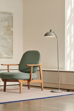 Kaiser Idell lampadaire rétro en acier gris clair. Fritz Hansen. 