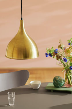 Silhuet suspension cloche en laiton brossé. Fritz Hansen. 
