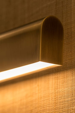 Greuze minimalist gold wall light 40cm . Gau Lighting. 