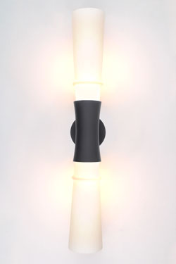 Two-light wall lamp in matt black and Blondel opal glass. Gau Lighting. 