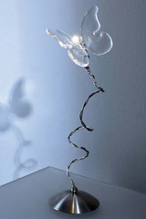 Papillon single-light table lamp in clear glass. Harco Loor. Papillon single-light table lamp in clear glass. Harco Loor.
