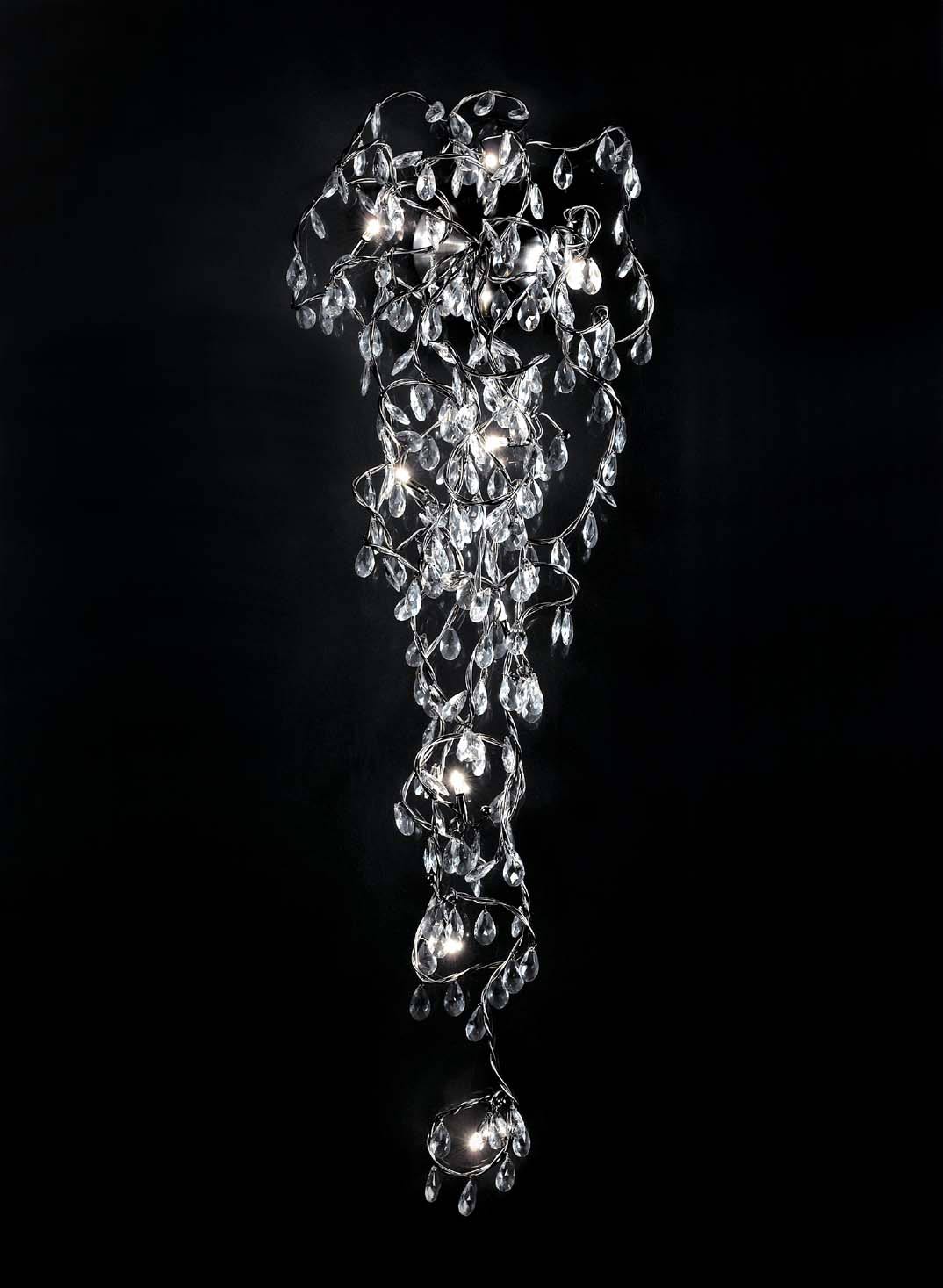 Tiara Long applique avec pampilles en verre transparent taille Asfour 9 lumières. Harco Loor. 