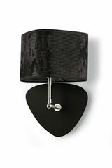 Applique noire. Hind Rabii. Applique noire. Hind Rabii.