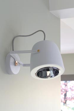 Ice Wall petite applique spot blanche. Hind Rabii. 