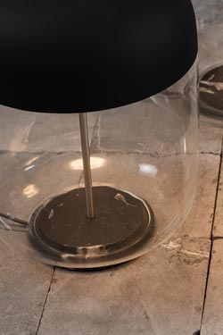 T-cotta lantern table lamp in black ceramic. Hind Rabii. 