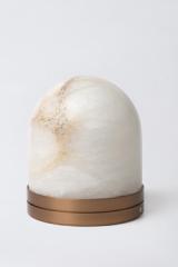 Roger cordless alabaster dome lamp. HISLE. 