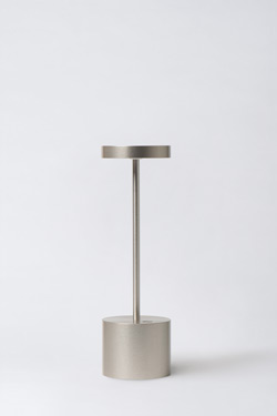 Lampe portable design minimaliste argent 26cm Luxciole . HISLE. 