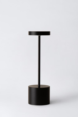 Lampe portable noire avec batterie rechargeable 26cm Luxciole. HISLE. 