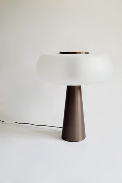 Lampe de table en verre soufflé et aluminium argenté Belle-Ile. HISLE. 