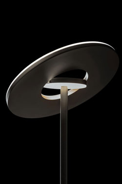 NOVA grand lampadaire Design finition platine. Holtkötter. 