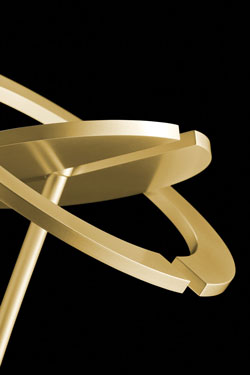 Supernova D double floor lamp directional light in gold. Holtkötter. 