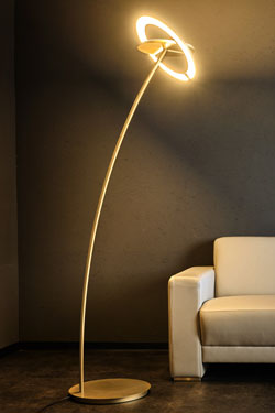 Supernova D double floor lamp directional light in gold. Holtkötter. 