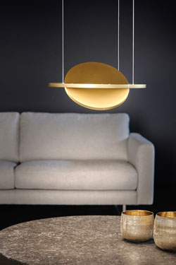 Supernova P pendant lamp golden planet. Holtkötter. 