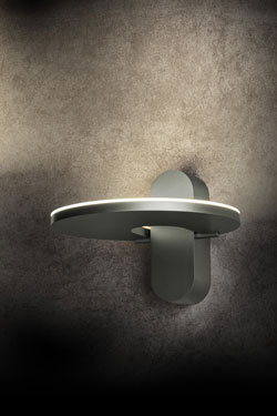 Supernova W metal wall light platinum finish . Holtkötter. 