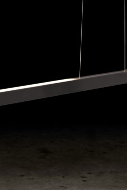 Xena suspension contemporaine réglable finition noire 120cm. Holtkötter. 