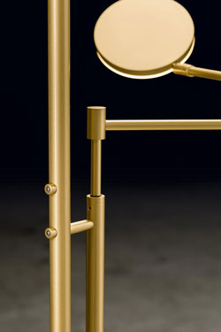 Nova 2-light floor lamp in anodised brass finish. Holtkötter. 