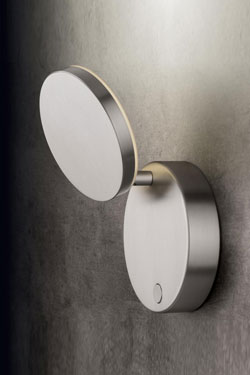 Plano modern wall light in matt aluminium finish. Holtkötter. 