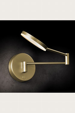 Plano WB wall mounted reading light, in gold. Holtkötter. 