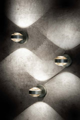 Lence applique forme lentille métal platine. Holtkötter. Lence applique forme lentille métal platine. Holtkötter.