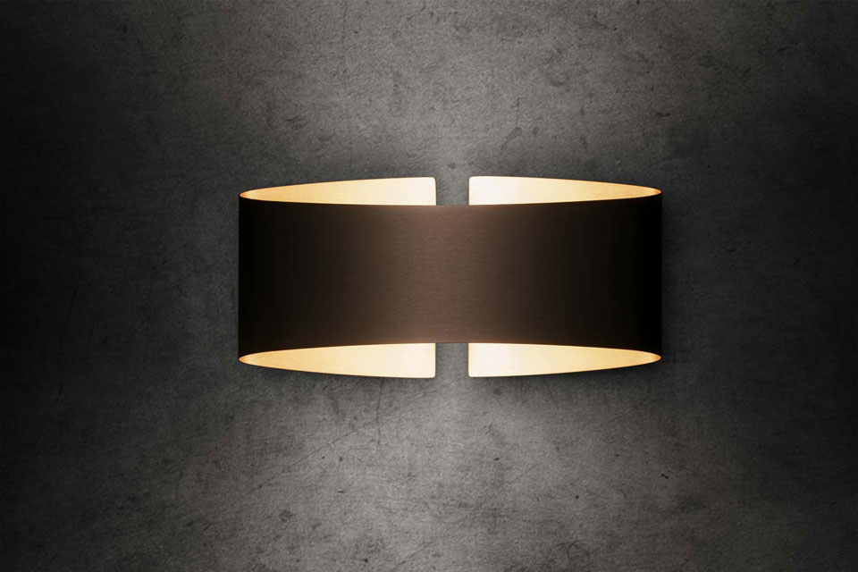 Wall lamp in smoked metal with golden interior folded leaf. Holtkötter. 
