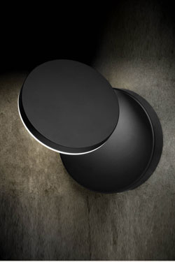 Plano adjustable wall light, black finish. Holtkötter. 