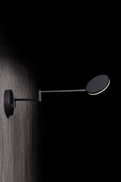 Plano WB wall mounted reading lamp, in black. Holtkötter. 