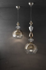 Amelie suspension sphère en cristal bicolore petit modèle. Italamp. Amelie suspension sphère en cristal bicolore petit modèle. Italamp.