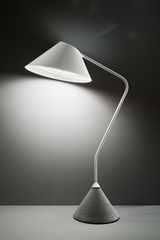 Flamingo lampadaire rétro blanc. Italamp. Flamingo lampadaire rétro blanc. Italamp.