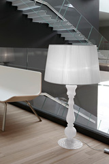 Lampadaire style grande lampe en verre soufflé opale blanc ETVOILA. Italamp. Lampadaire style grande lampe en verre soufflé opale blanc ETVOILA. Italamp.