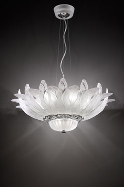 Lustre en feuilles de verre blanc satiné et couronne en nickel poli. Italamp. 