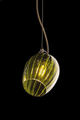 Suspension tulipe en verre vert strié. Italamp. Suspension tulipe en verre vert strié. Italamp.