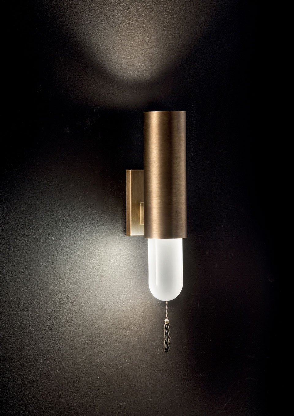 Wall lamp in aged bronze and white satin glass Lucrezia. Italamp. 