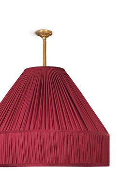 Molière très grande suspension en soie plissé rouge. Jacques Garcia. 