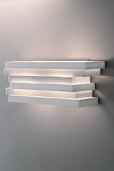 Applique murale en aluminium blanc à rectangles superposés Escape - 44cm. Karboxx. Applique murale en aluminium blanc à rectangles superposés Escape - 44cm. Karboxx.