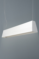 Blonde suspension géométrique blanche 126cm. Karboxx. Blonde suspension géométrique blanche 126cm. Karboxx.