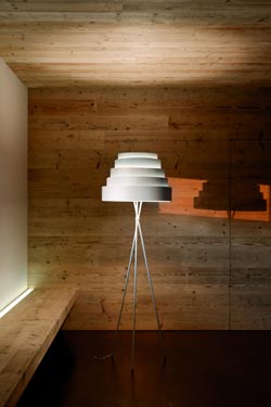 White floor lamp in honeycomb fabric Babel. Karboxx. 