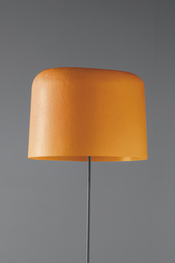 Ola white floor lamp in fiberglass. Karboxx. 