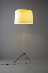 Ola lampadaire blanc en fibre de verre. Karboxx. Ola lampadaire blanc en fibre de verre. Karboxx.